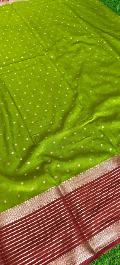 Mehndi Green Semi Crepe Silk Saree with Contrast Border