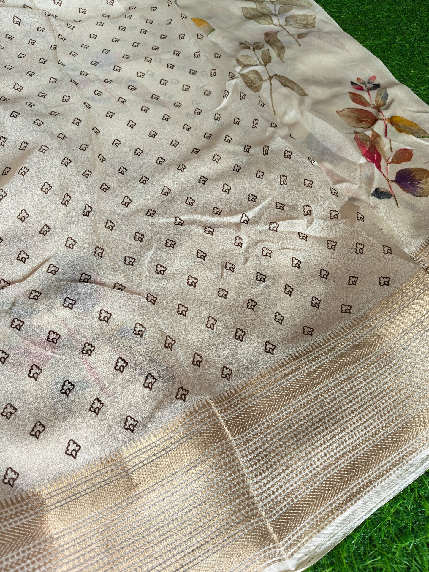 White Georgette Saree (Copy)