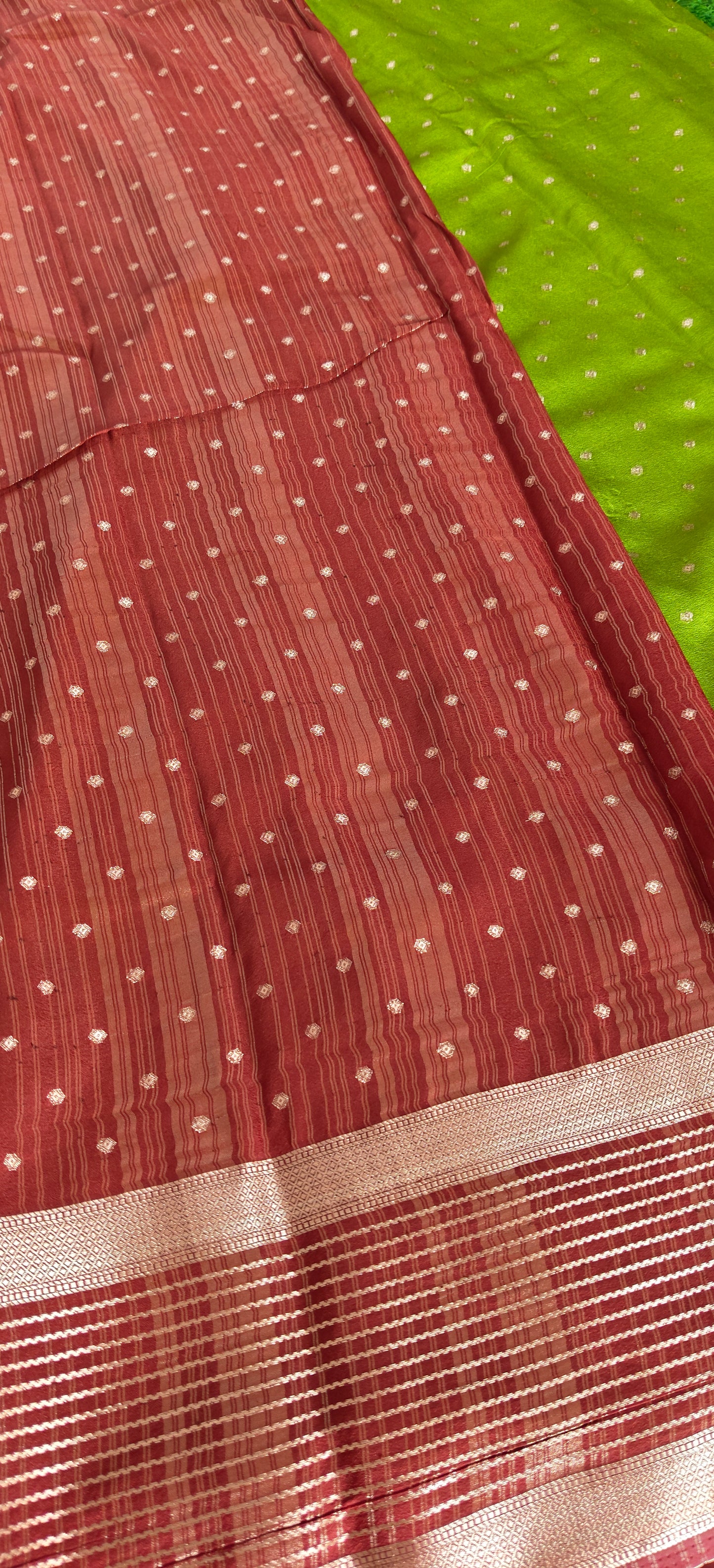 Mehndi Green Semi Crepe Silk Saree with Contrast Border