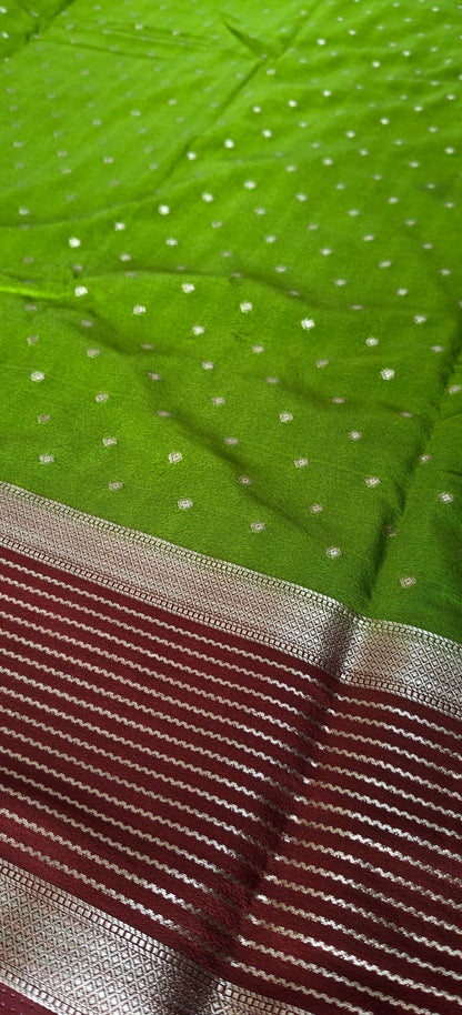 Mehndi Green Semi Crepe Silk Saree with Contrast Border