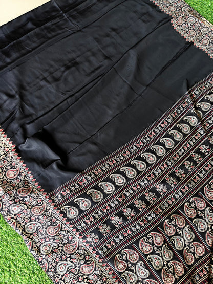 Black Italian Crepe Silk Saree with Paisley Printed Pallu & Designer Blouse | Lightweight Party Wear Saree
