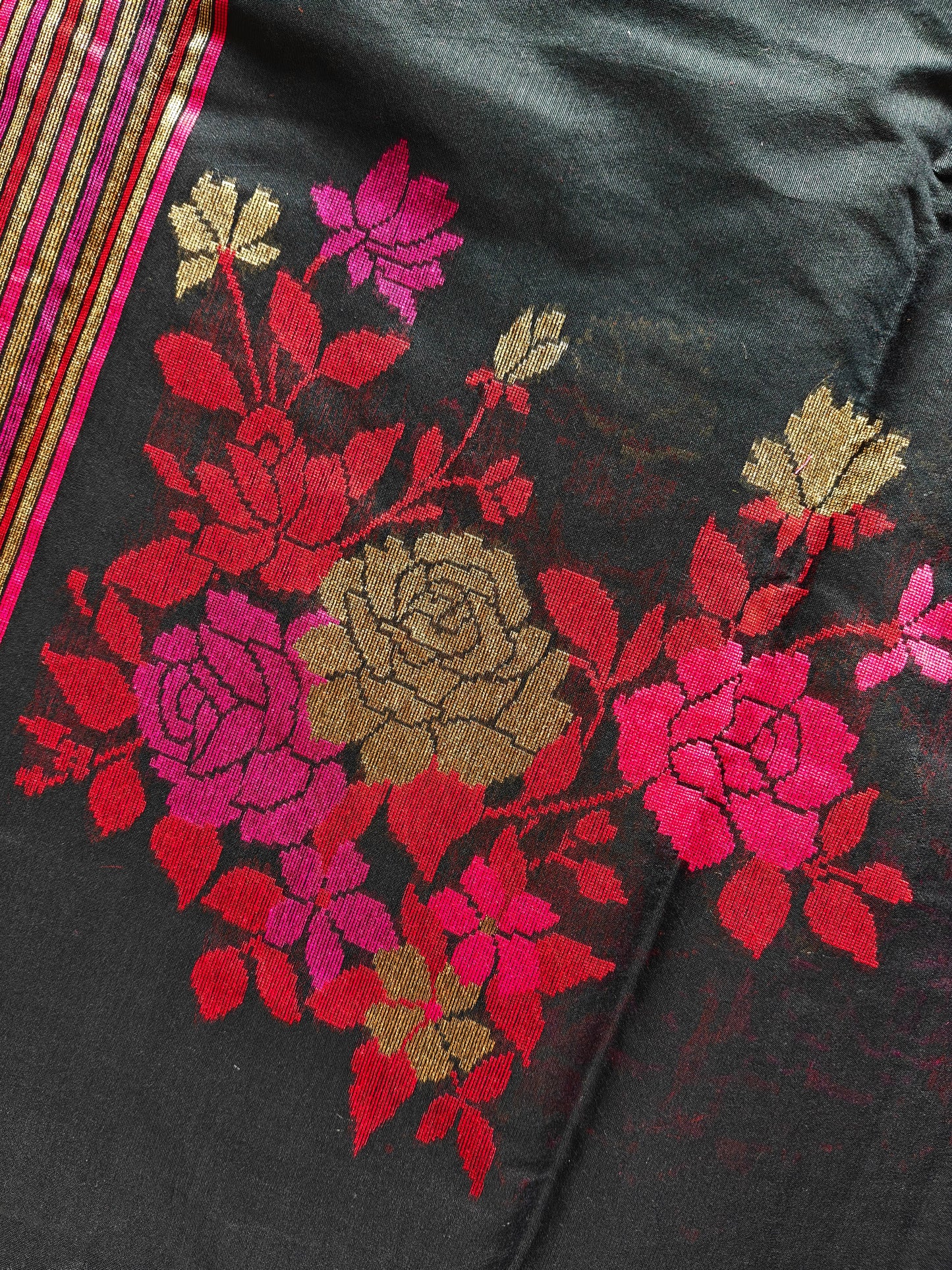 Black Cotton Saree with Thread Embroidery & Contrast Border | Elegant Traditional Saree