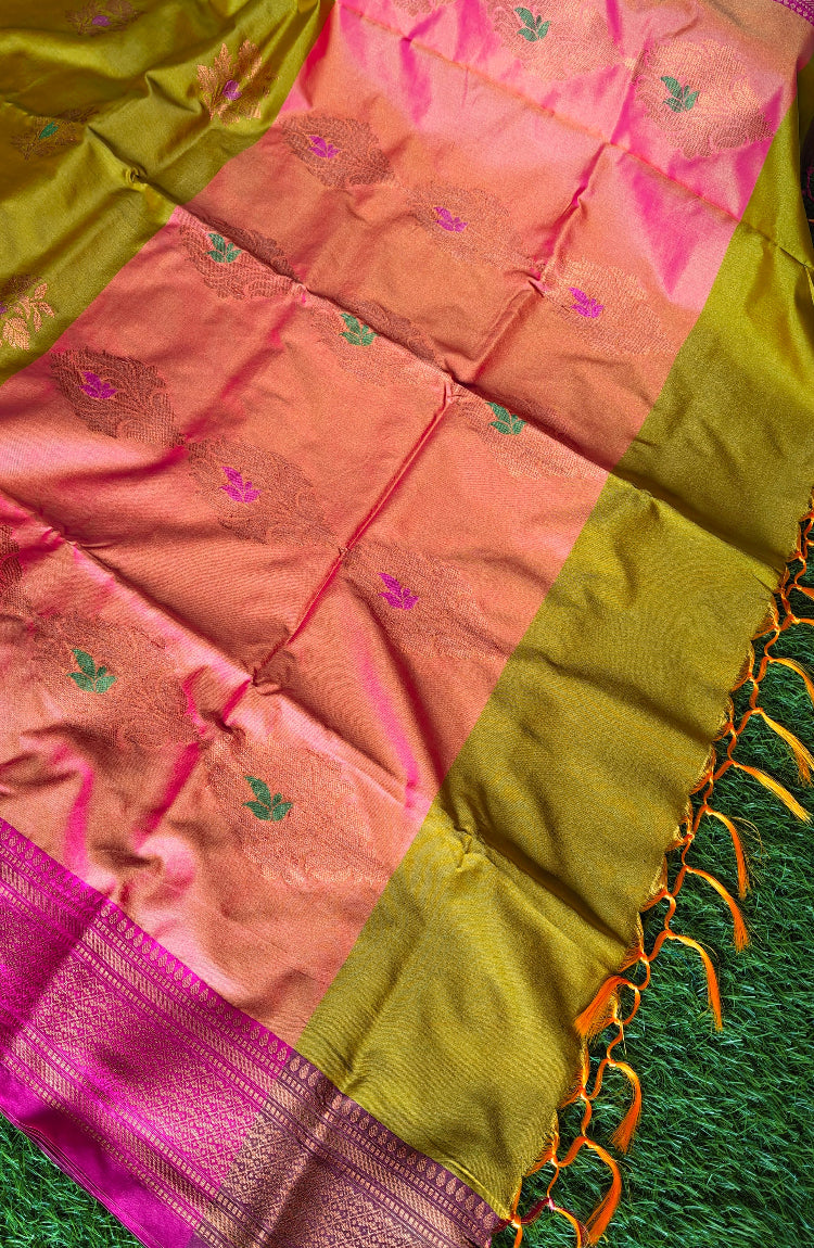 Double shades mehndi green colour ,contrast rani pink border n pallu saree