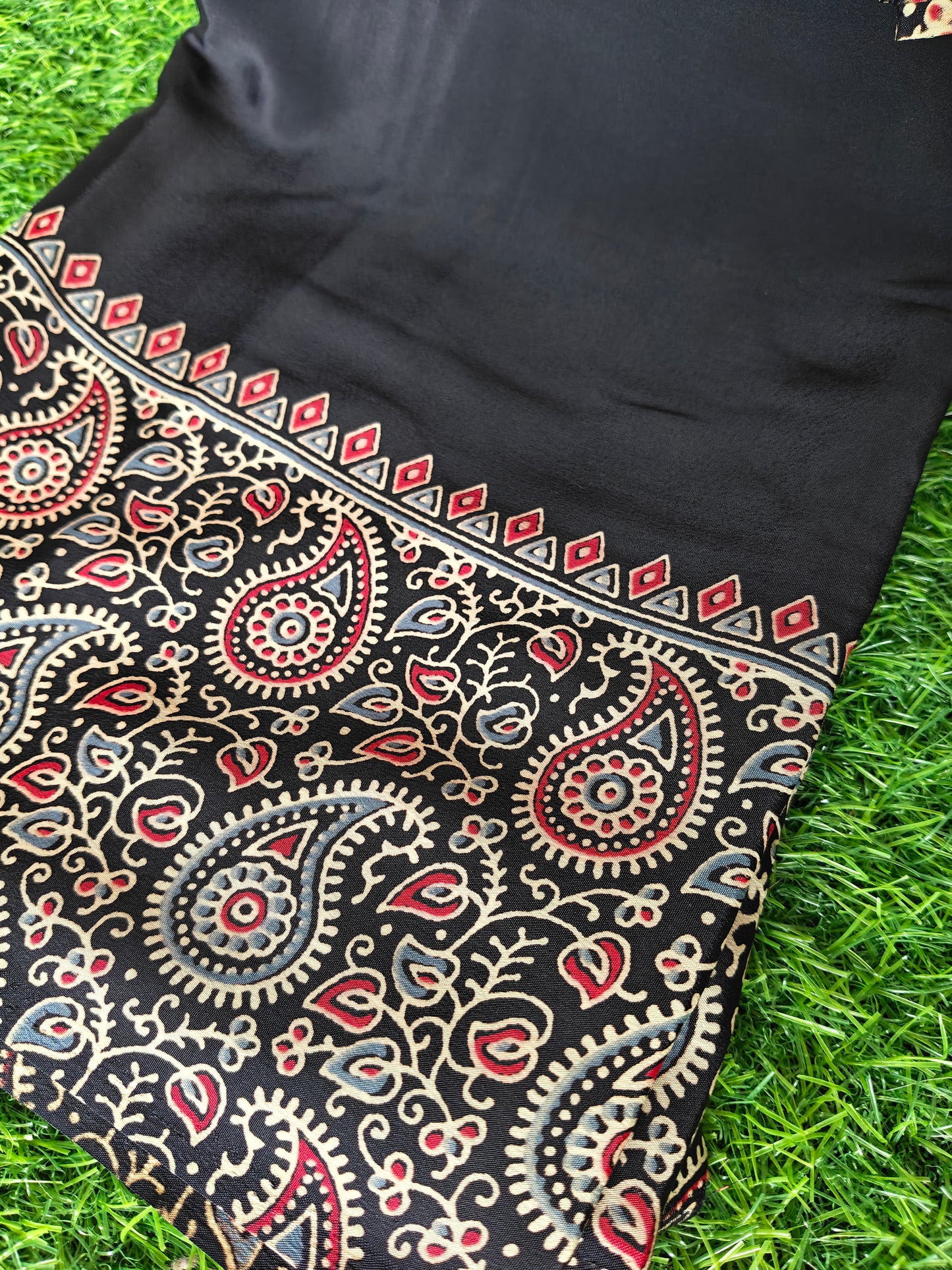 Black Italian Crepe Silk Saree with Paisley Printed Pallu & Designer Blouse | Lightweight Party Wear Saree