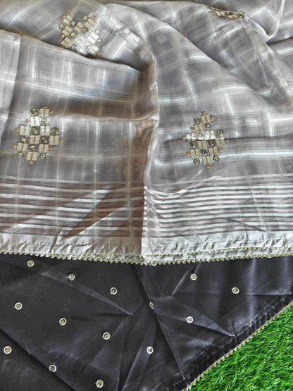 light brownish purple tissue Silk with contrast blouse