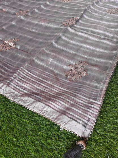 light brownish purple tissue Silk with contrast blouse