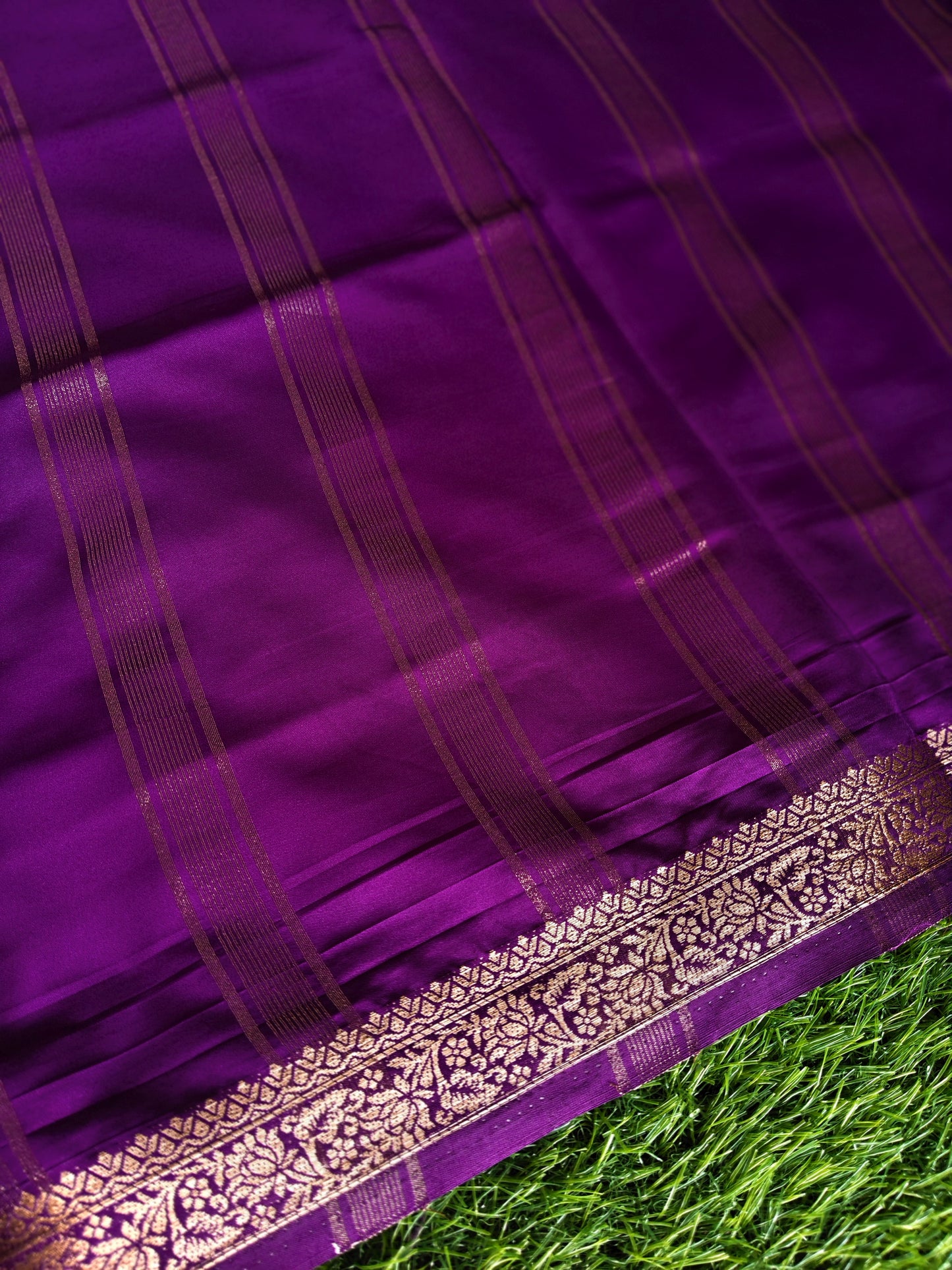 Wine colour semi crepe solid colour  with slim border