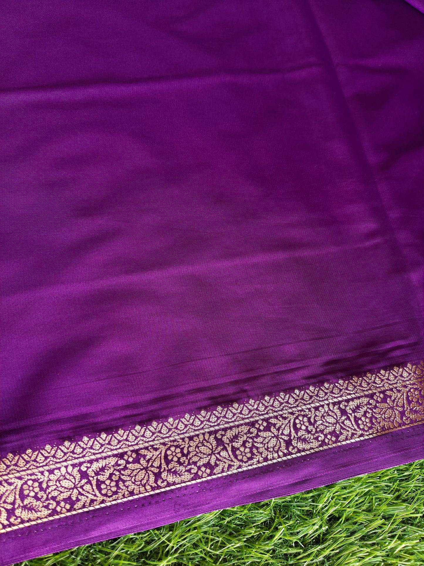 Wine colour semi crepe solid colour  with slim border