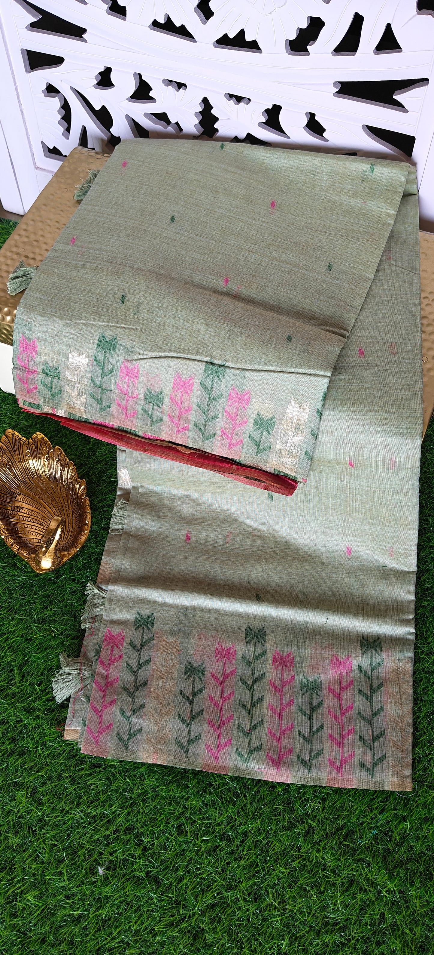 Thread Embroidered Cotton  Saree