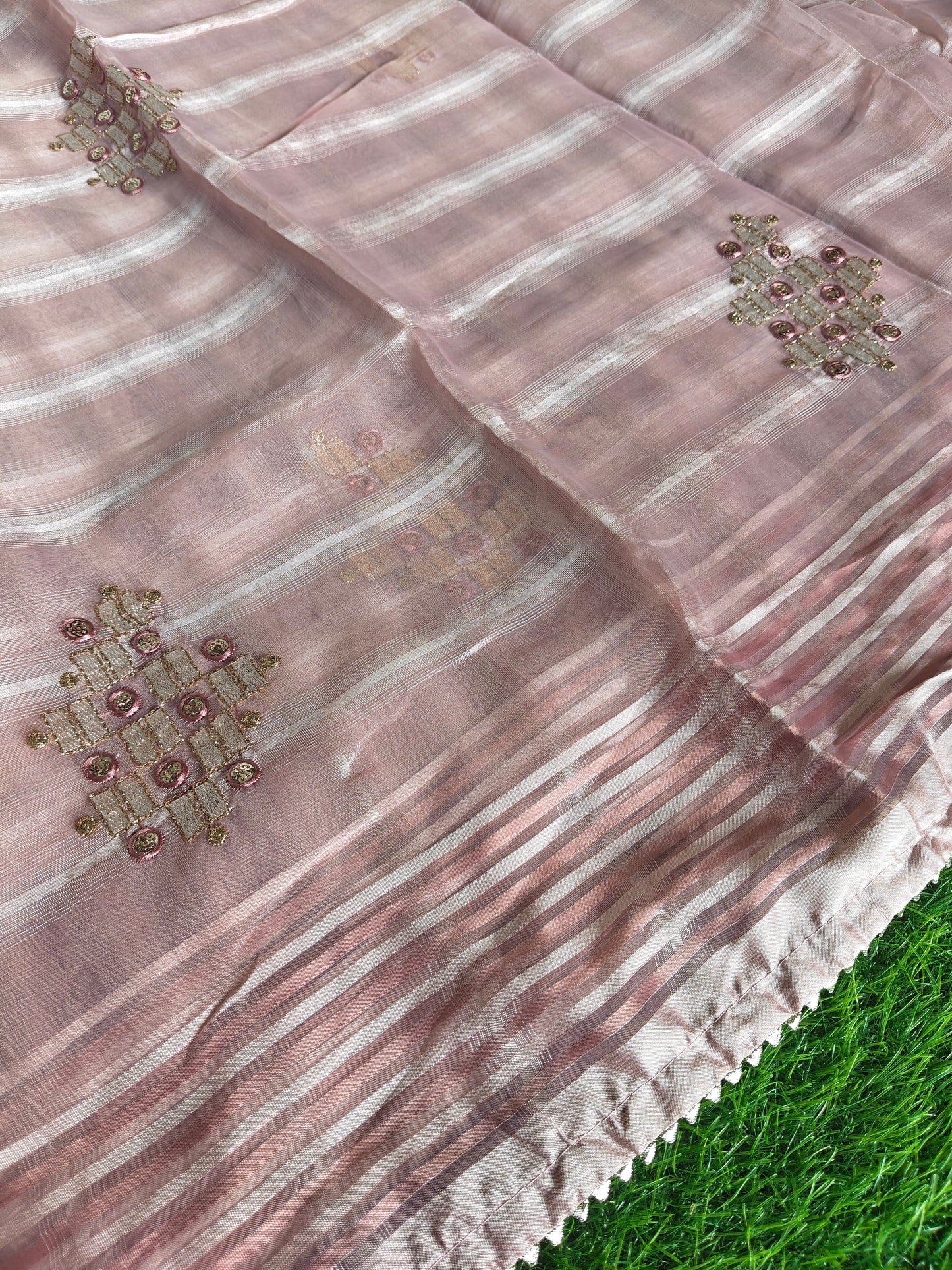 light  mauve colour tissue Silk with contrast blouse