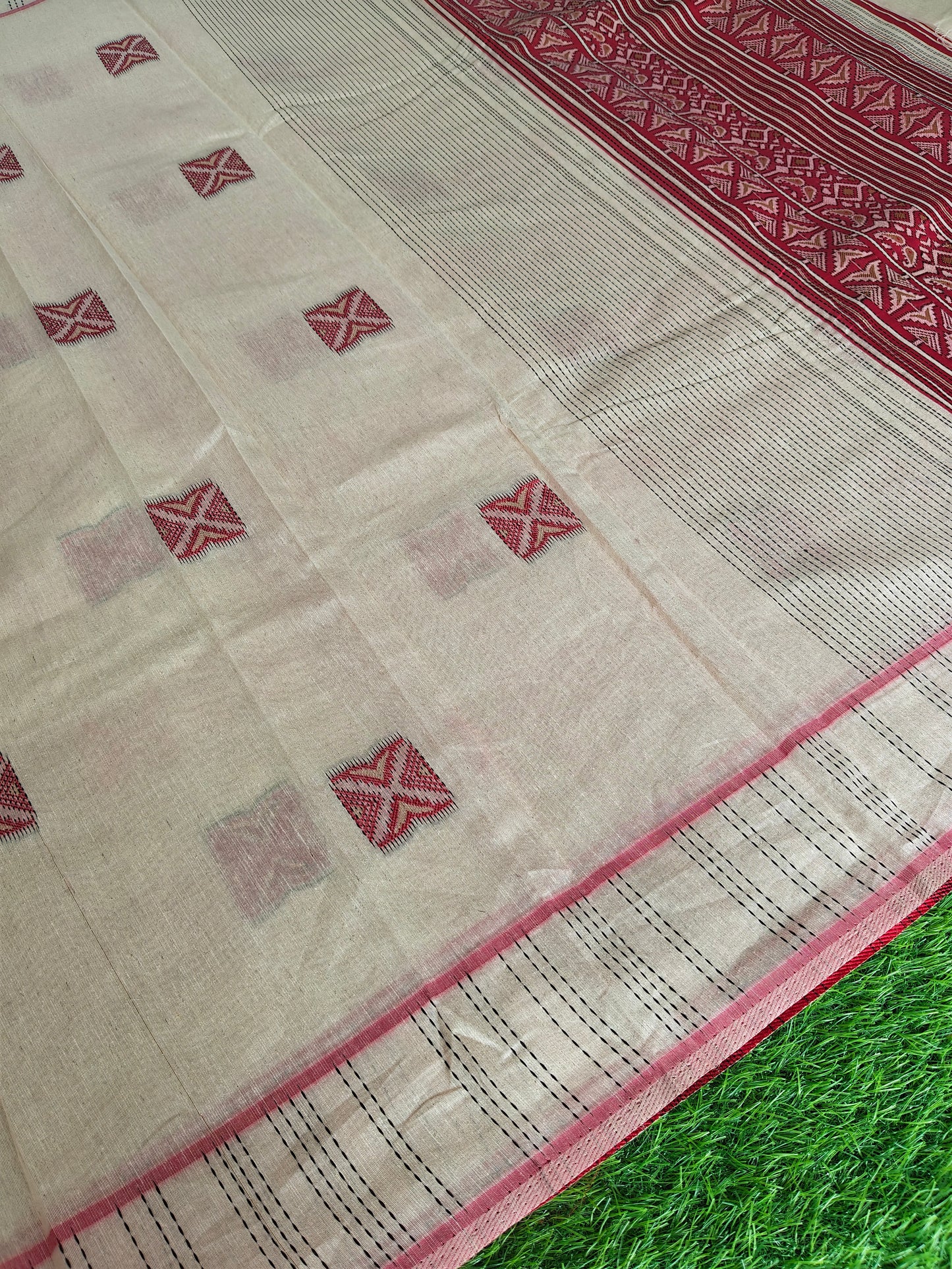 Cream Cotton Saree with Red Thread Weaving | Soft Traditional Cotton Saree